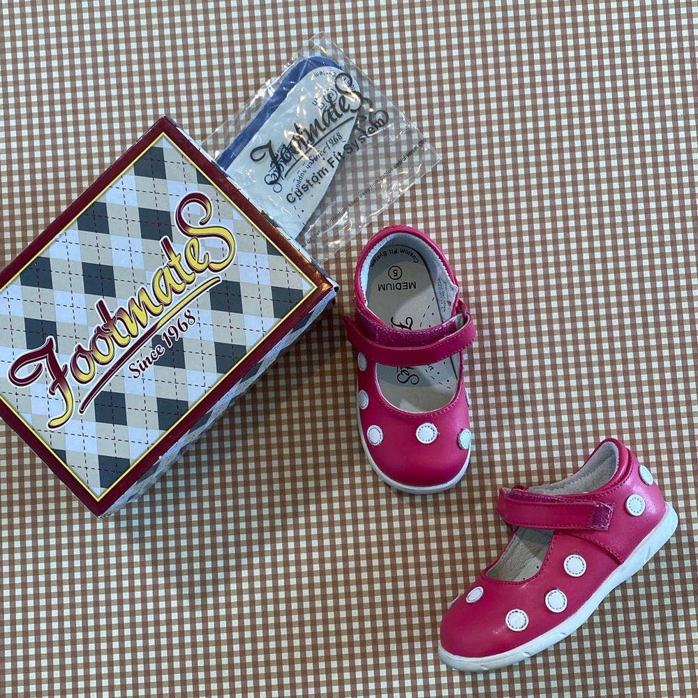 Footmates Pink Polka dot shoes. Toddler size 5